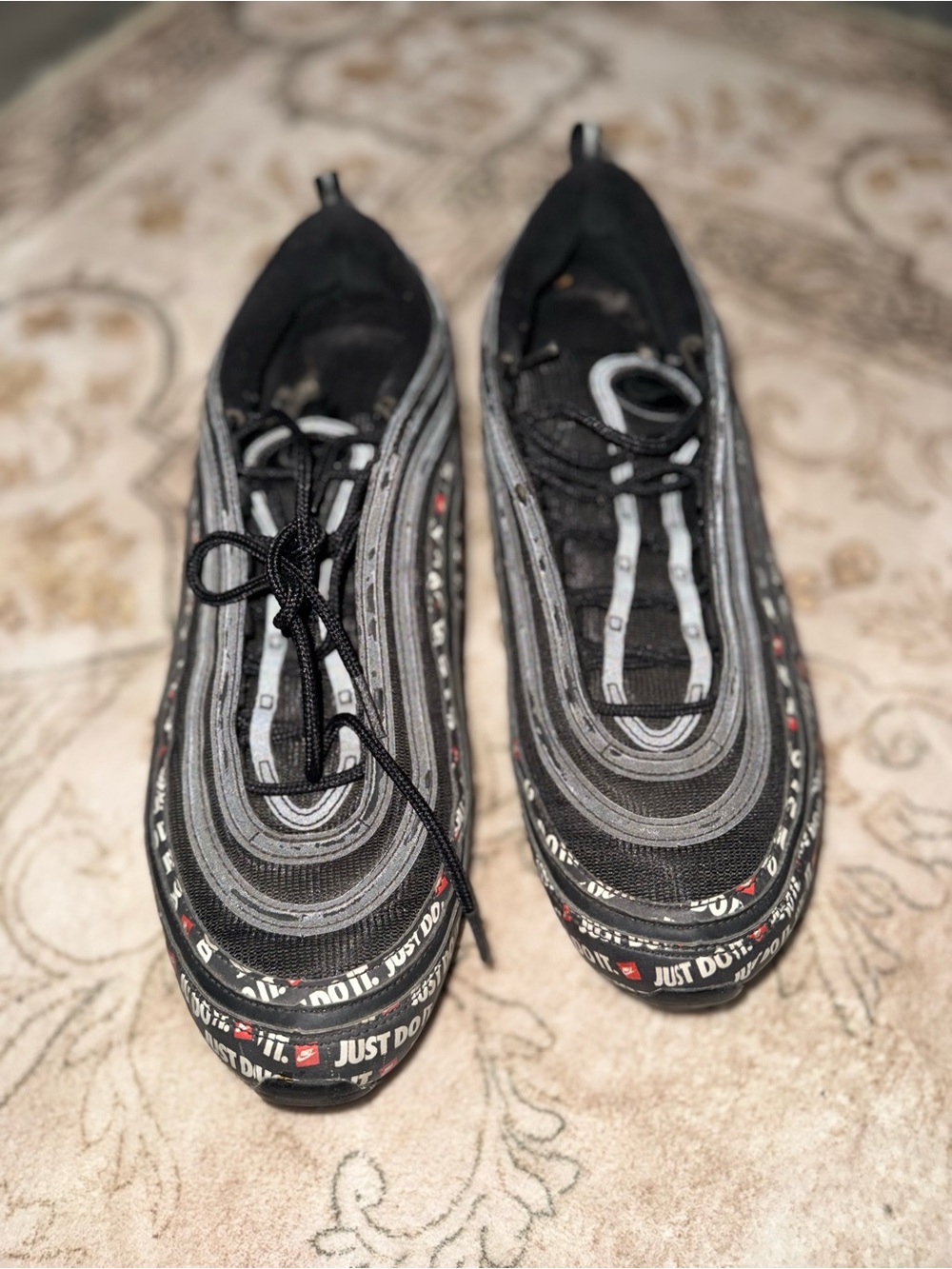 Nike Women’s Black & Gray Reflective Accent Sneakers
